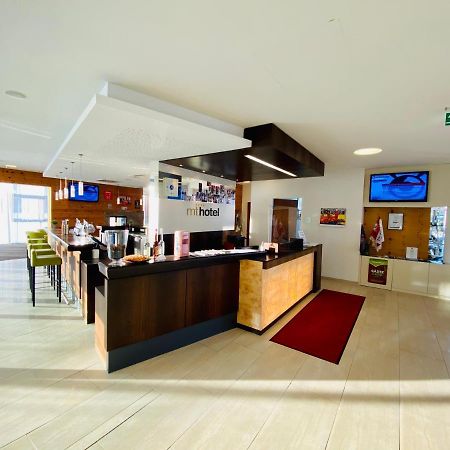 Mt Hotel Zeltweg Extérieur photo